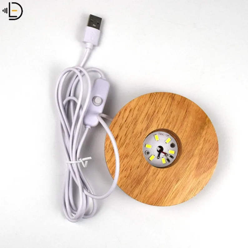 Exquisitely Detailed Crystal USB Drive Keepsake - A Technical Marvel Encased in Crystal