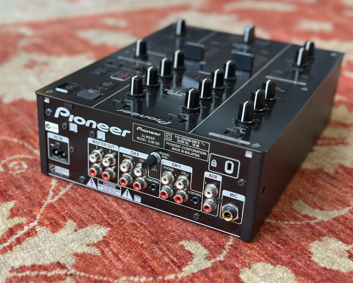 Pioneer DJM-350 with Road Case