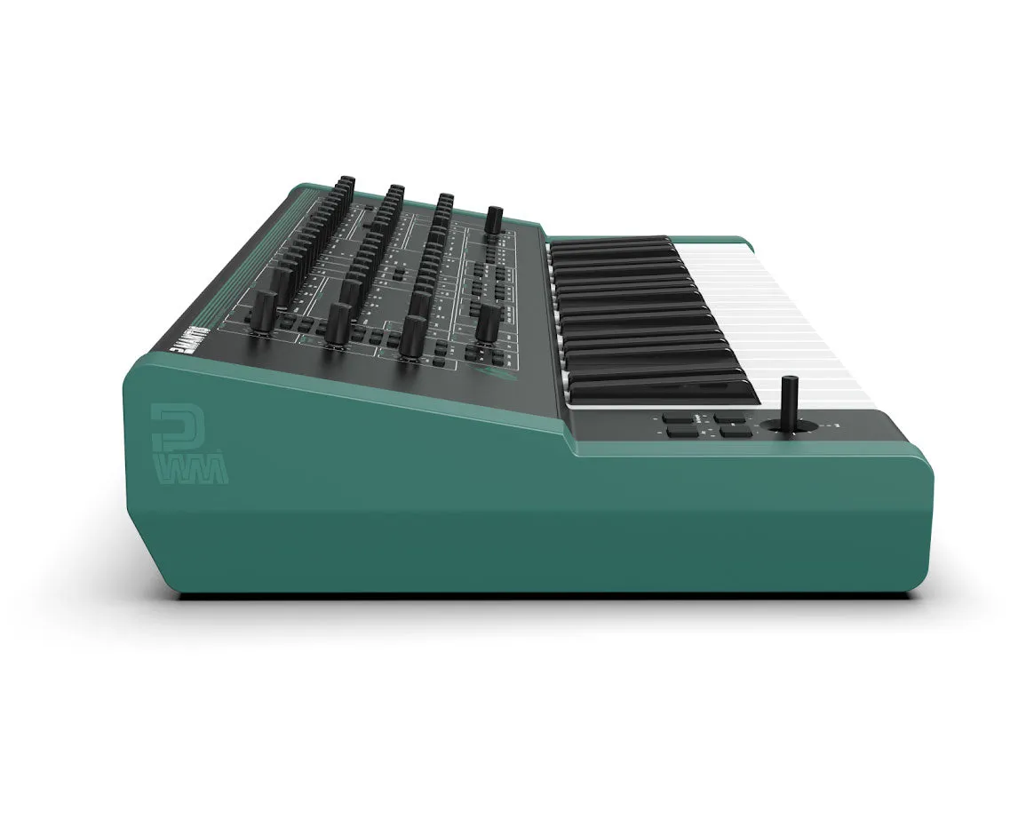 PWM Mantis Hybrid Analogue Synthesizer
