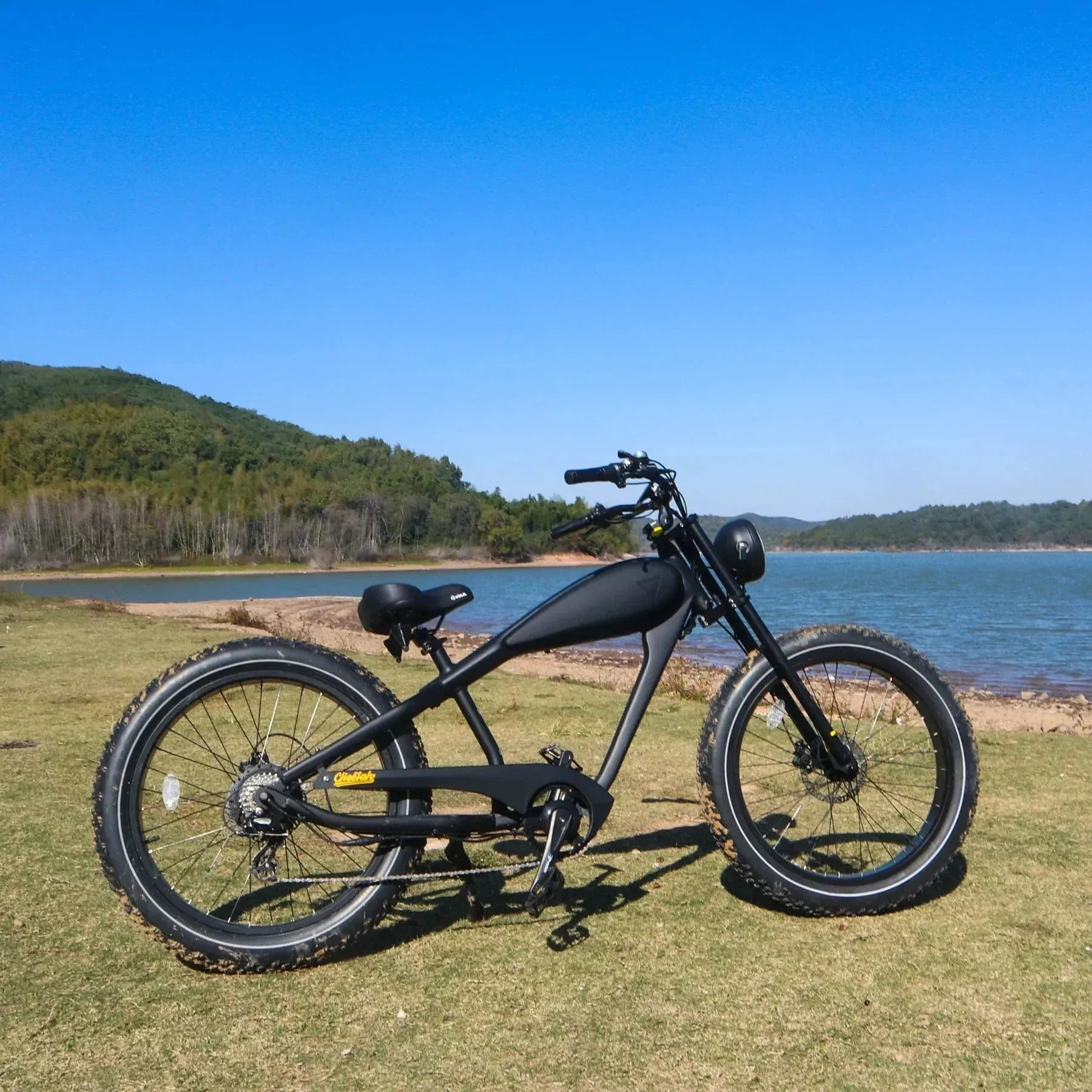 ReviBikes Cheetah Plus BAFANG 750W Motor Café Racer Electric Cruiser Bike