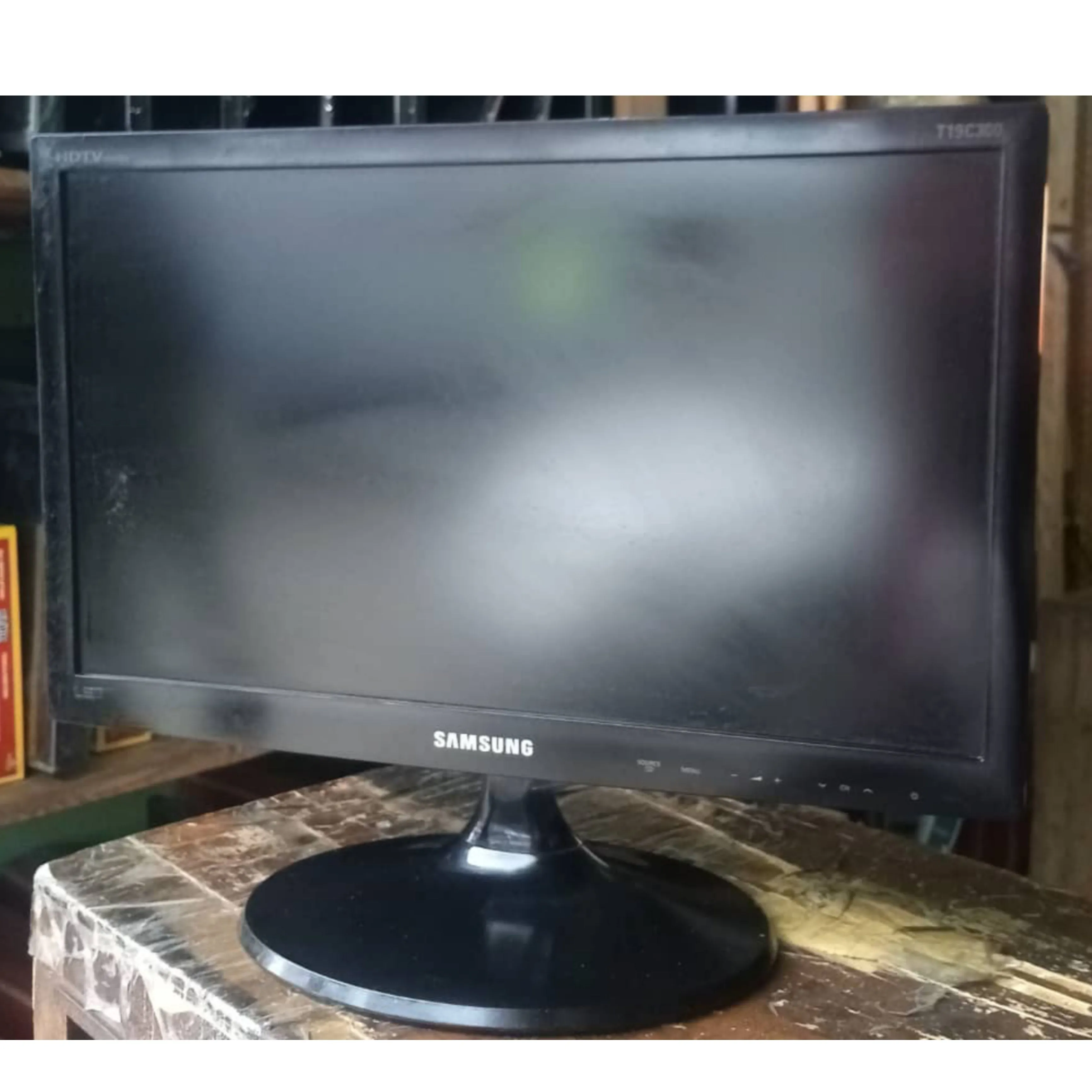 SAMSUNG 19 Inch LT19C300 HD Ready LED TV - London Used