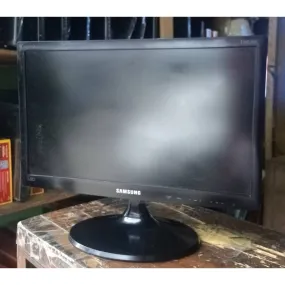 SAMSUNG 19 Inch LT19C300 HD Ready LED TV - London Used
