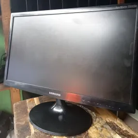 SAMSUNG 22 Inch LT22B300 Full HD LED TV - UK Used