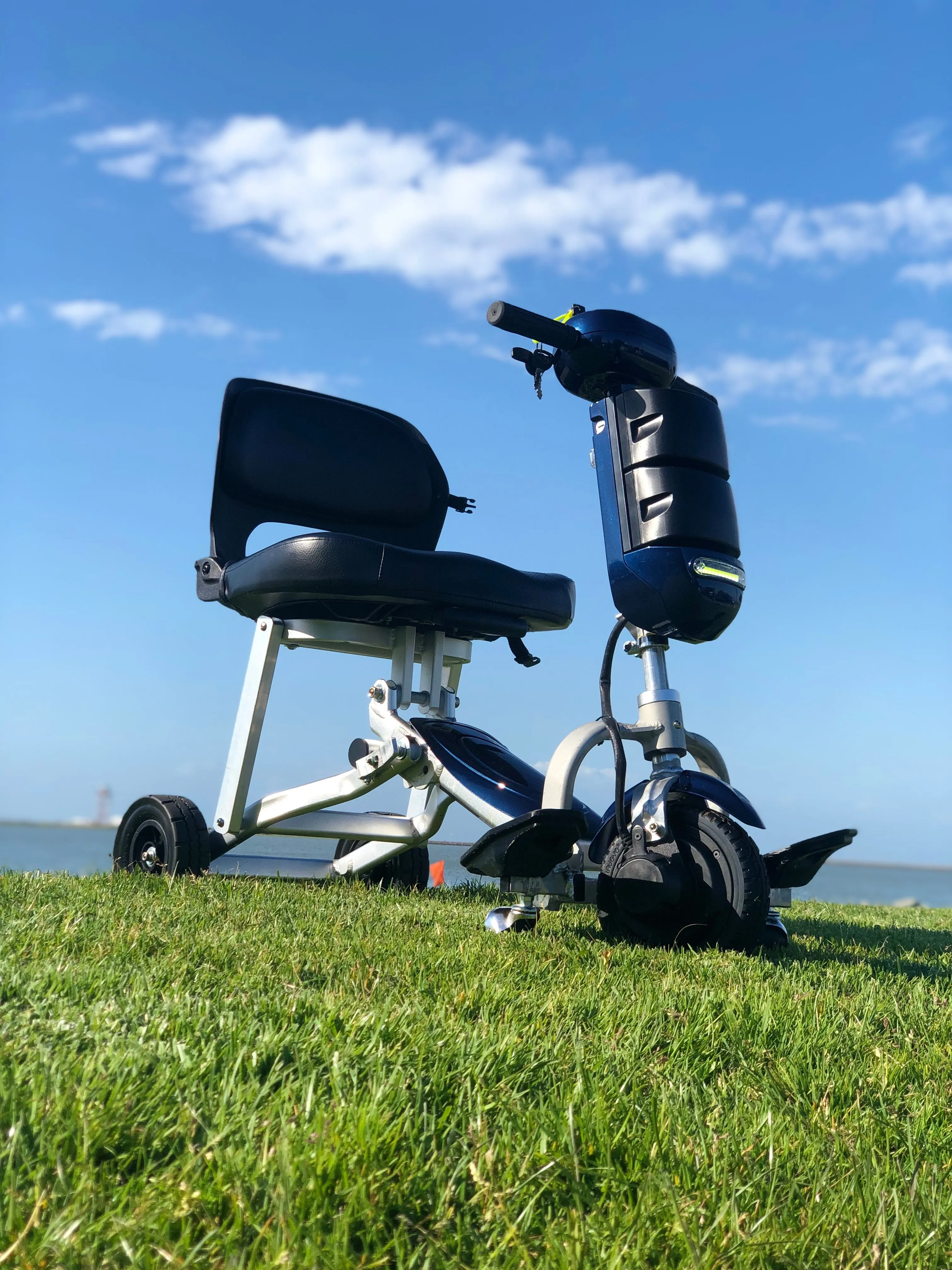 V8 - iLIVING Foldable Electric Mobility Scooter