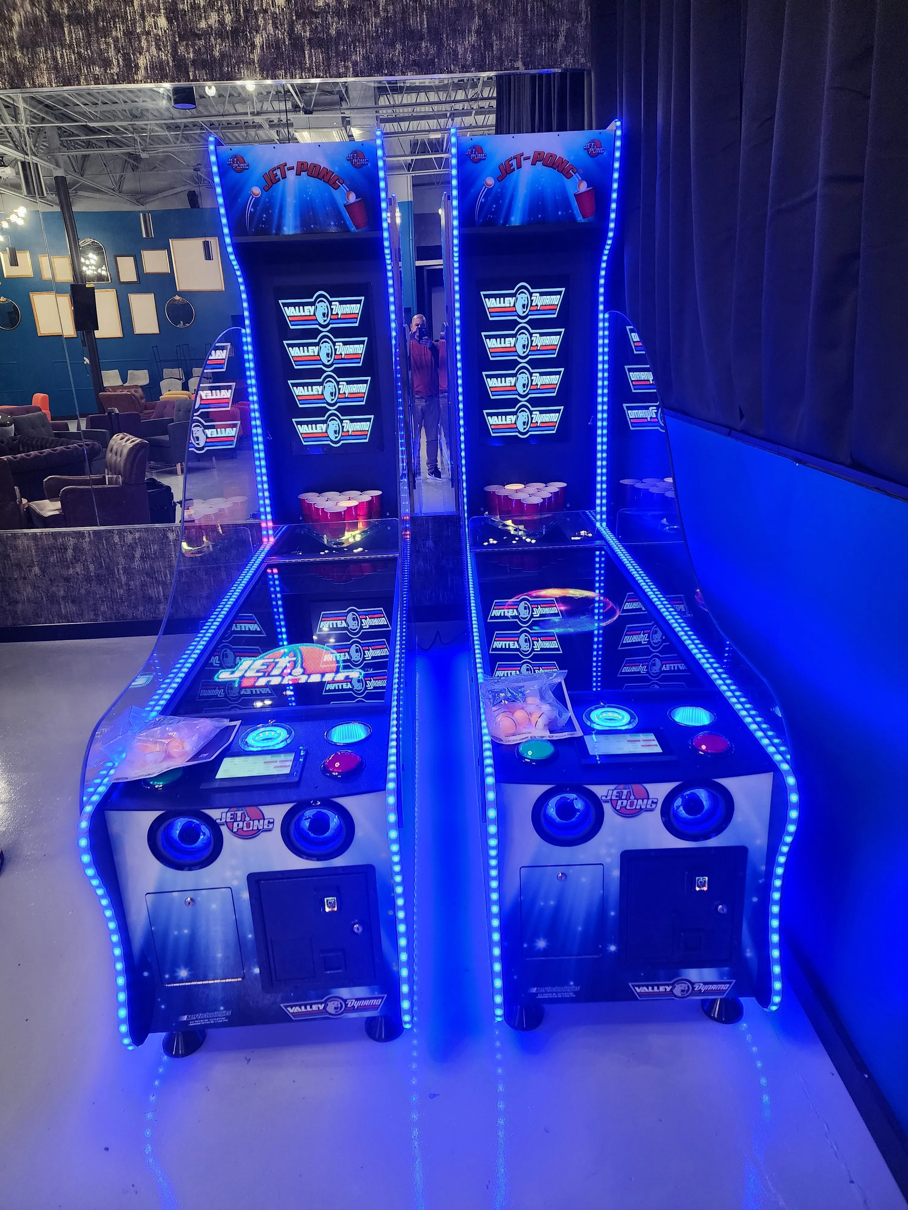 Valley Jet-Pong