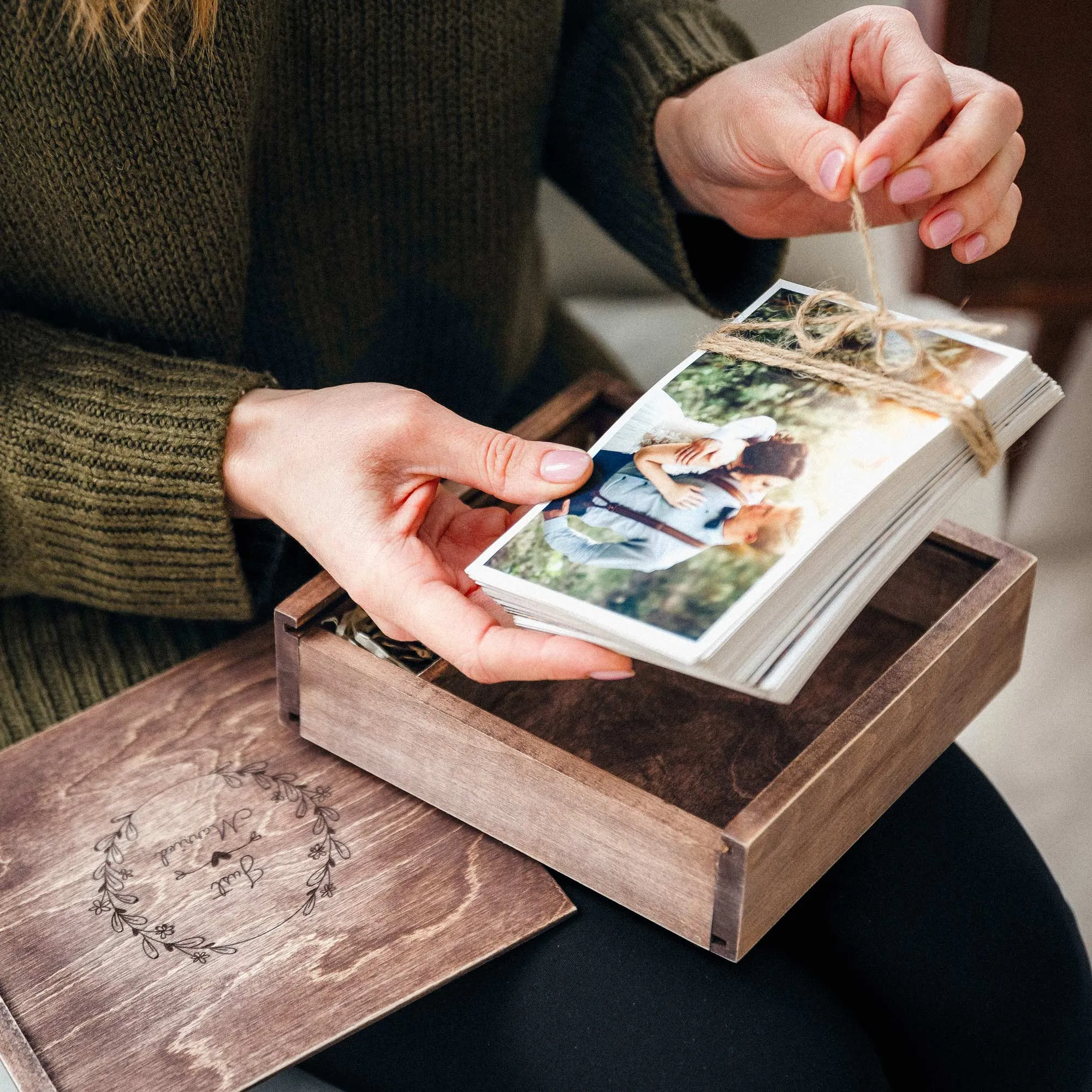 Vintage Wooden Wedding Photo Box with USB & Custom Lid