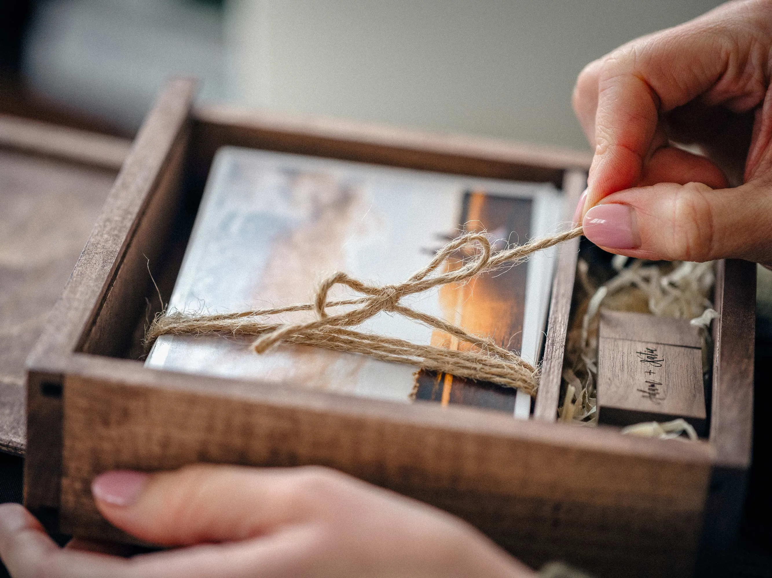Vintage Wooden Wedding Photo Box with USB & Custom Lid